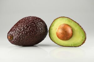 Avocado Hass single and halved